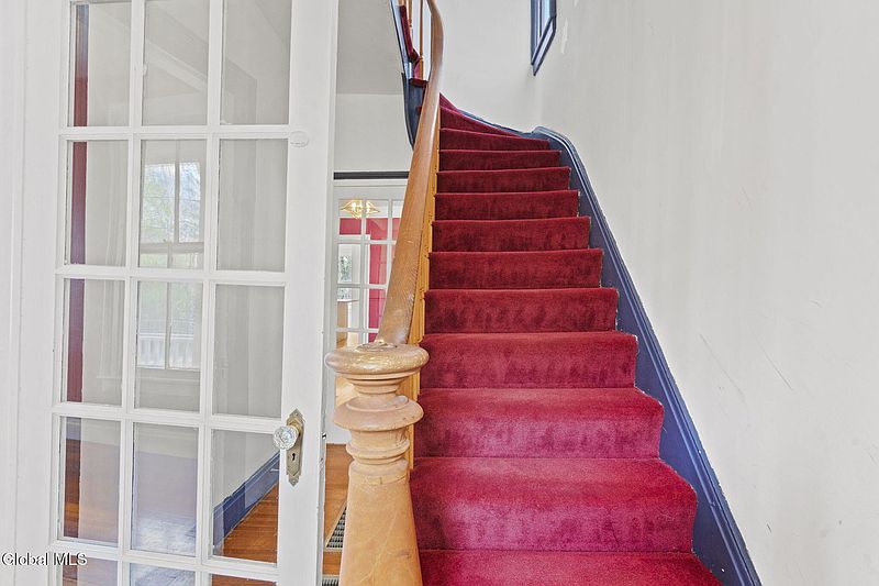 5th image of 21 Lansing Avenue