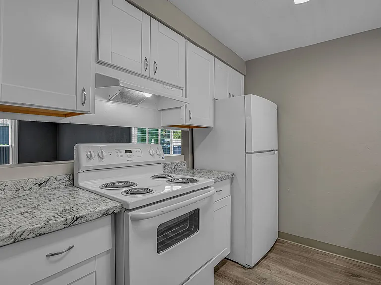 11900 SW Allen Blvd — Photo 6
