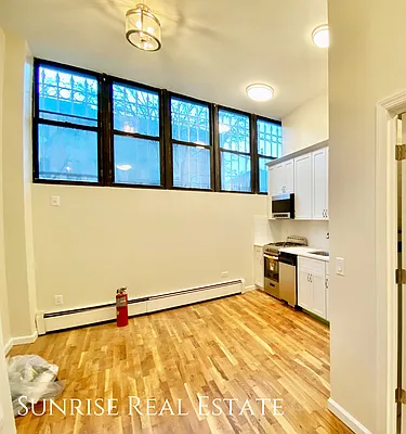 Rented by Sunrise Real Estate | media 21