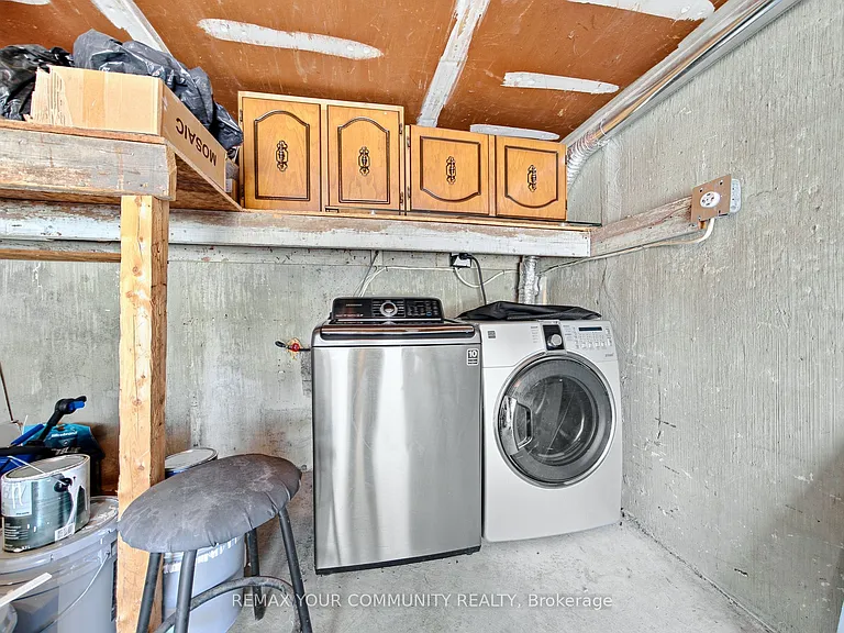 36 Roseville Dr #UPPER — Photo 25