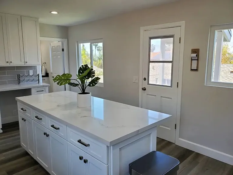 1562 Ebers St #1562 — Photo 31