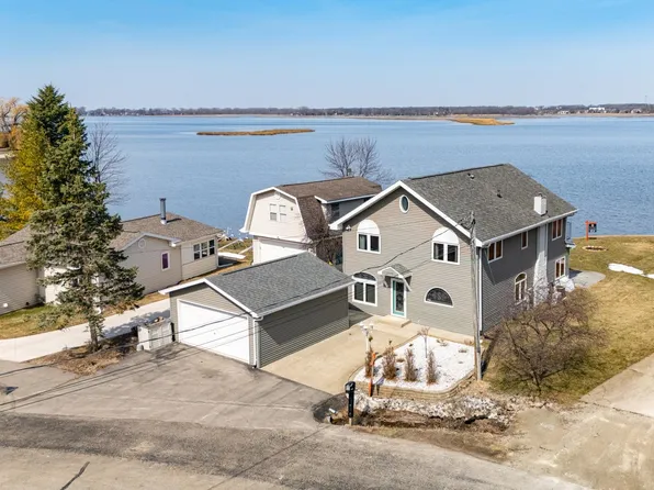 2210 Westwind Rd, Oshkosh, WI 54904