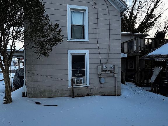 2nd image of 617 Rose Ave #2