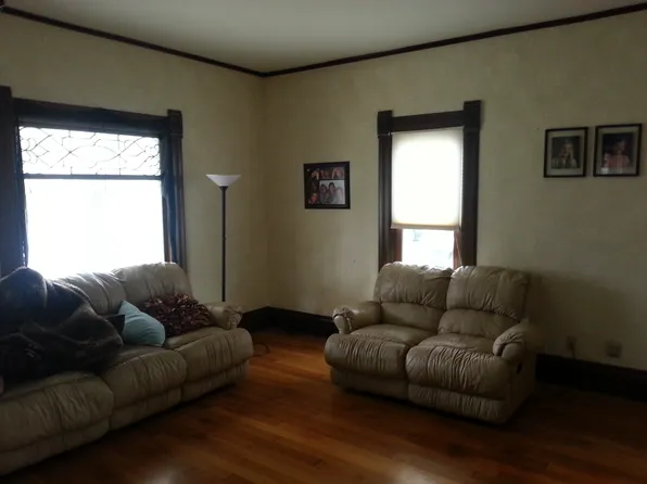105 Lakeshore Dr NW, Stewartville, MN 55976
