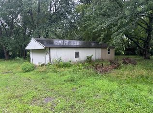 W Lowell St, Amity, MO 64422