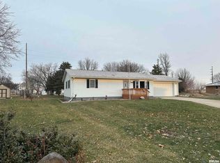 102 Irwin Cir, Calamus, IA 52729