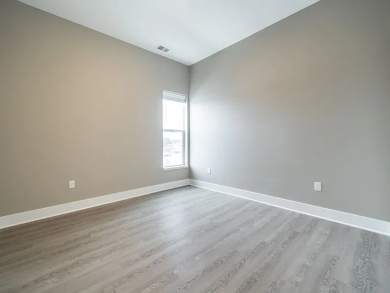 11-web-or-mls-3440-chicago-dr_12092024