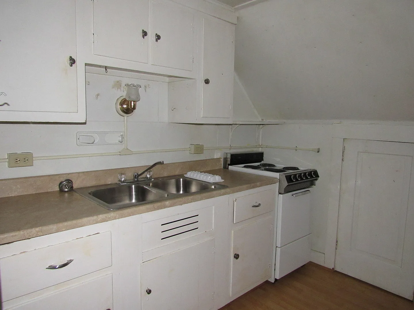146-150 N. 9th St — Photo 2