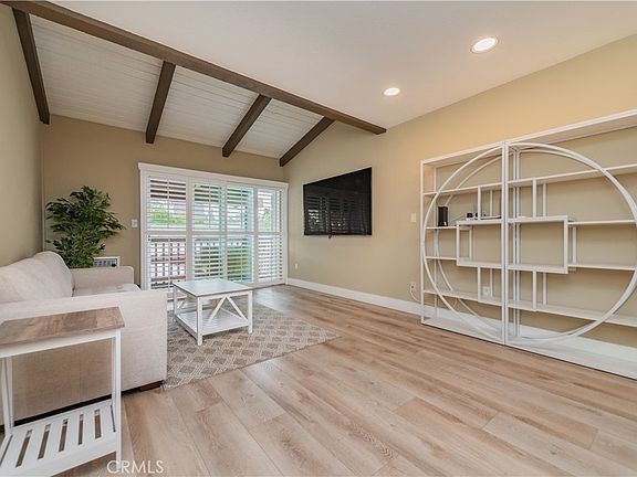 5th image of 1000 W Macarthur Blvd APT 13