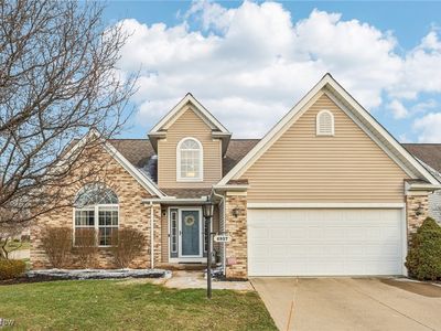 6957 E Winding Oak Dr, Middleburg Heights, OH, 44130