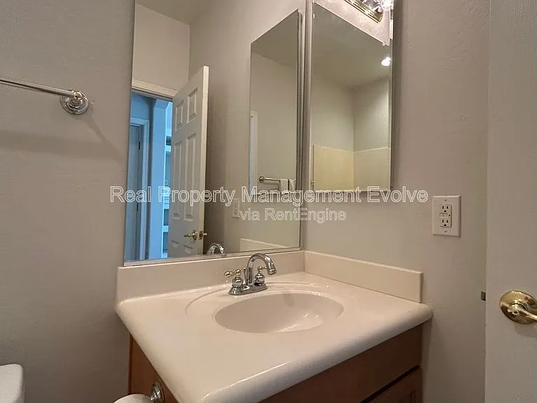 9707 S 45th Ave — Photo 27