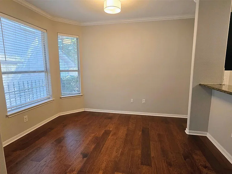 3300 Forest Creek Dr #31 — Photo 6