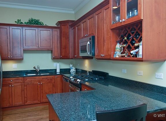 3rd image of 4927 N Damen Ave APT 3E