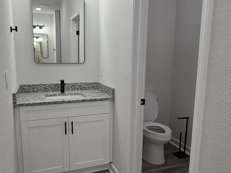 55 Delmonte St — Photo 31