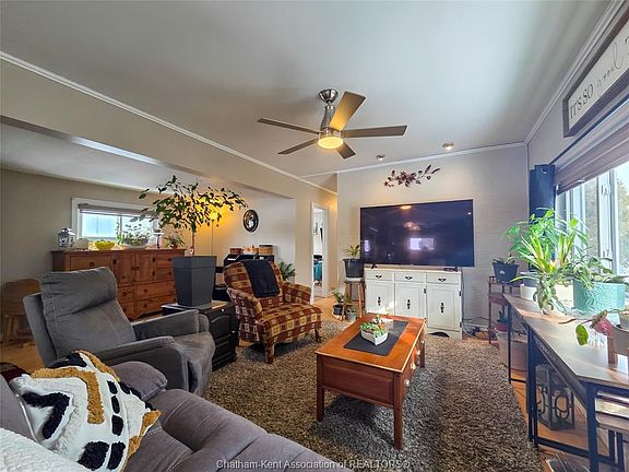 4th image of 22220 Charing Cross Rd #21