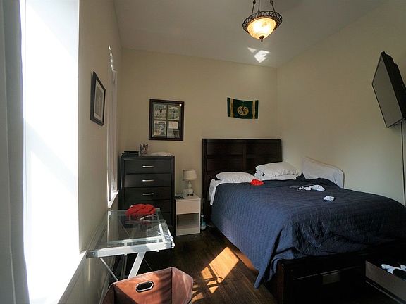 4th image of 235 2nd Ave #C5
