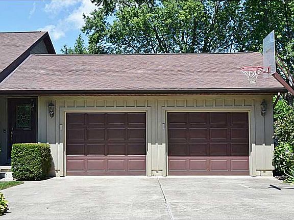 2nd image of 138 Camelot Dr