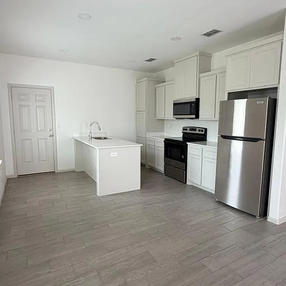 1504 Shavano Dr #3 — Photo 4