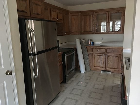 kitchen with stainless steel appliances, new dw installed