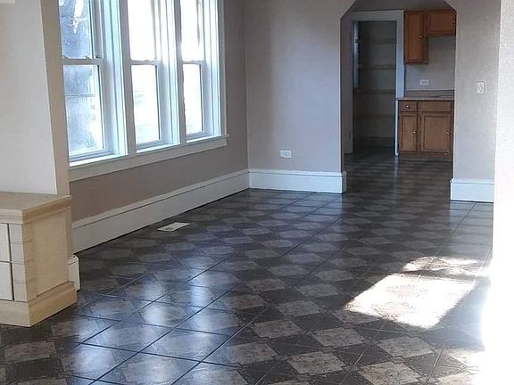 4th image of 846 Lenox Ave #1