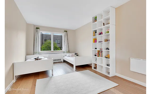 Sold by Douglas Elliman | media 18