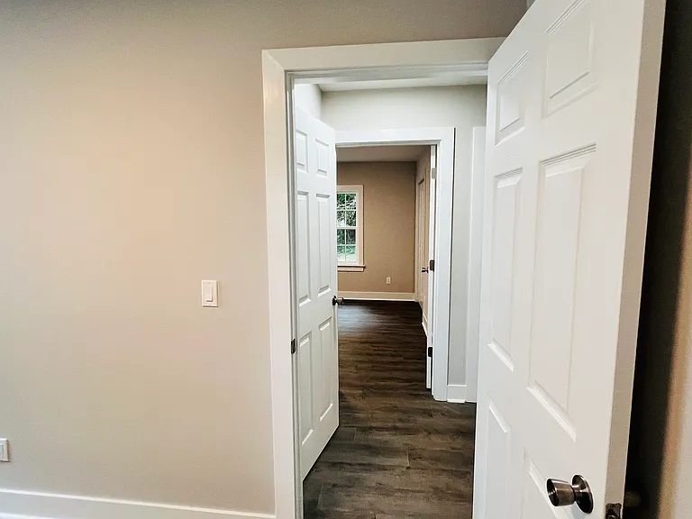 110 E Dewey St — Photo 26