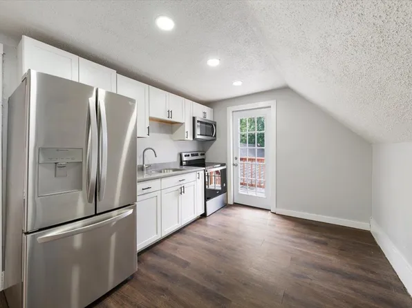 87 Pine St #B, Nashua, NH 03060