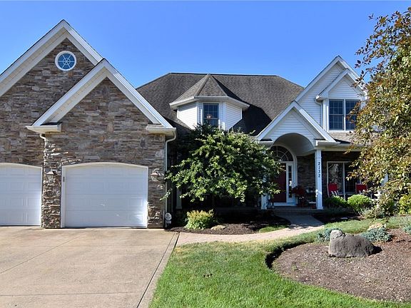 2nd image of 2132 Kirtland Pl