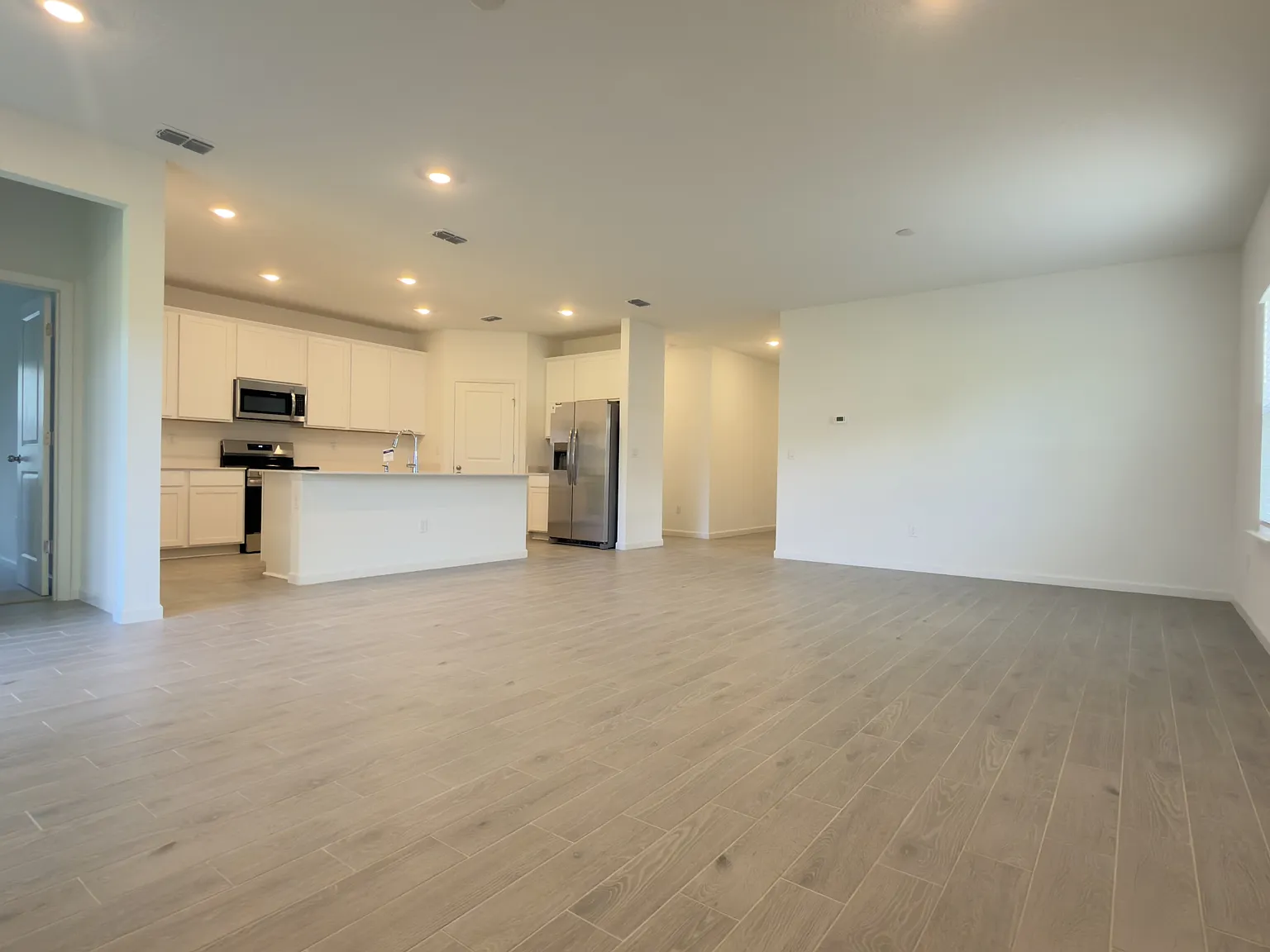 9230 Country House Drive (Elkin D Perez And Yolanda Perez) - Saddle Oaks - 9230 — Photo 4