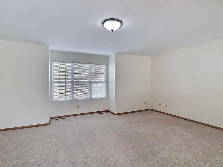 2314 Alan Dr — Photo 7