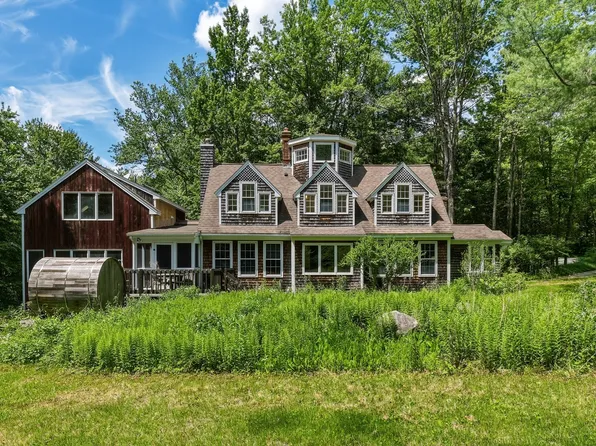 7 Sundown Dr, Williamsburg, MA 01096