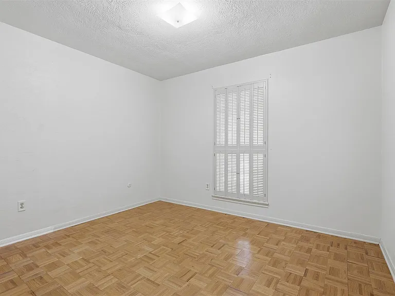 5923 Pinewood Springs Dr — Photo 11