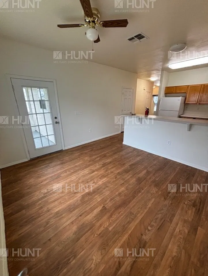 3 bed, 2.5 bath, 1609 sqft, $1,900 — Photo 4