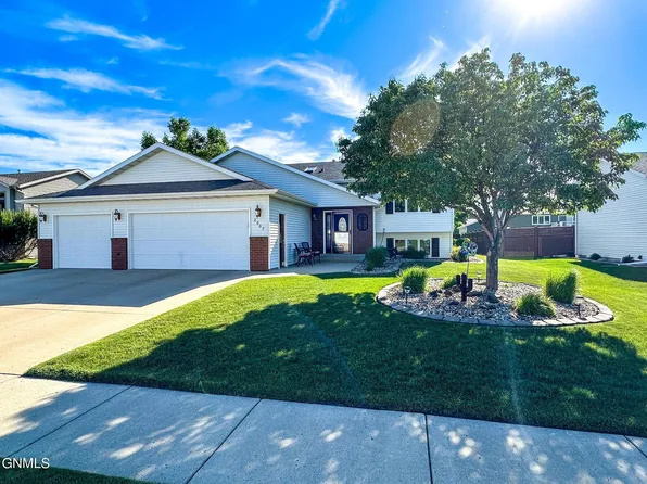 2007 Santa Barbara Dr, Bismarck, ND 58504