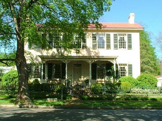 1st image of 527 Franklin St SE
