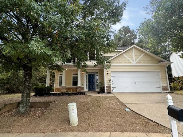 35 Newnan Lakes Dr, Newnan, GA 30263
