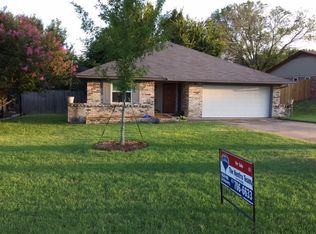 1724 Timberline Dr, Benbrook, TX 76126