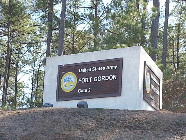 2nd image of 905 Inman Dr