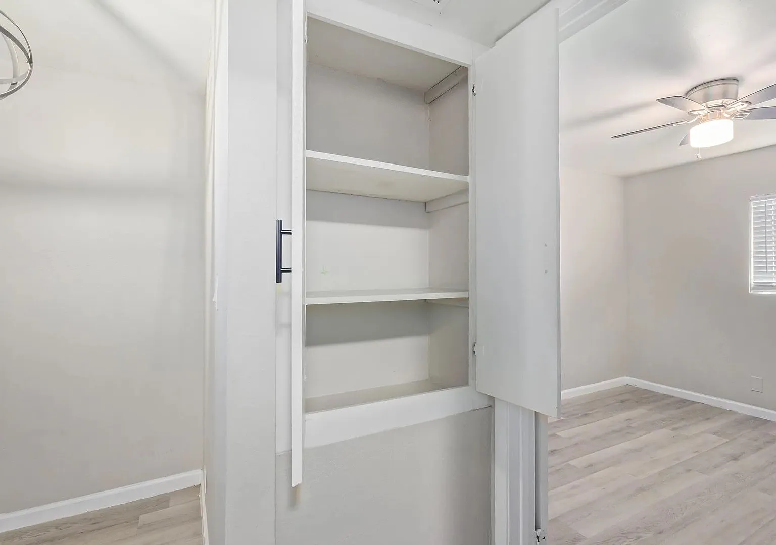 3405 E Pinchot Ave — Photo 4