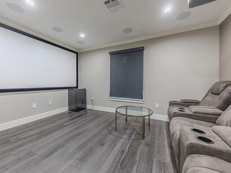 2150 S El Molino Ave — Photo 10