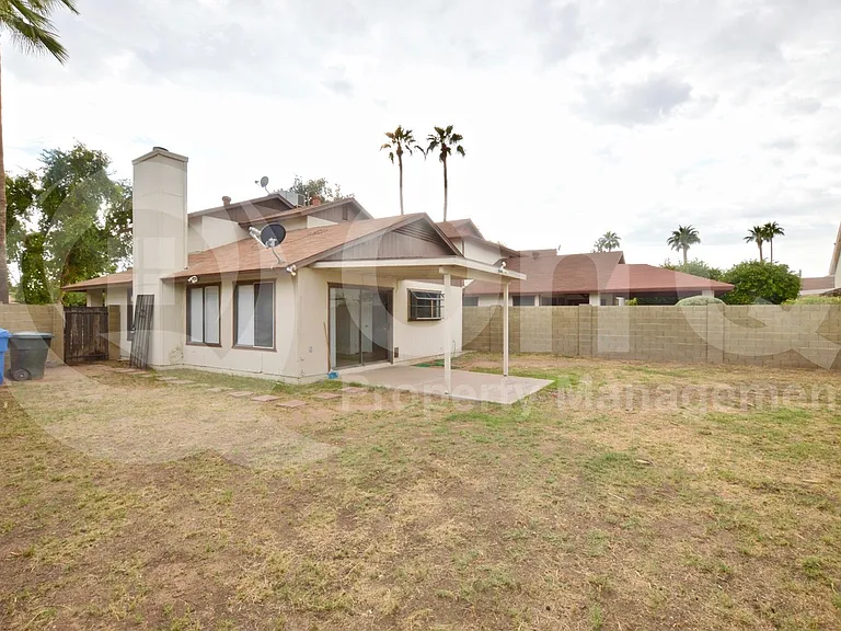 10026 W Roma Ave — Photo 20