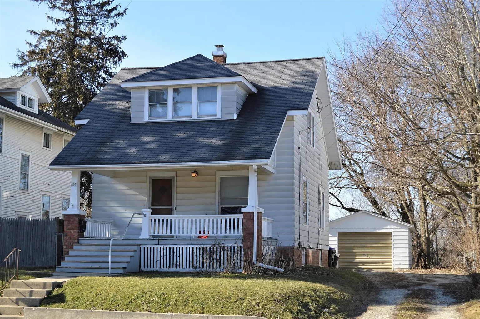 805 S Morris Ave photo 1