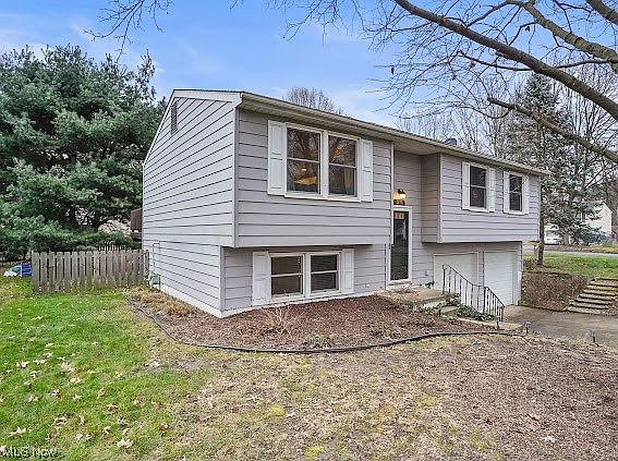 3rd image of 371 Michaels Dr
