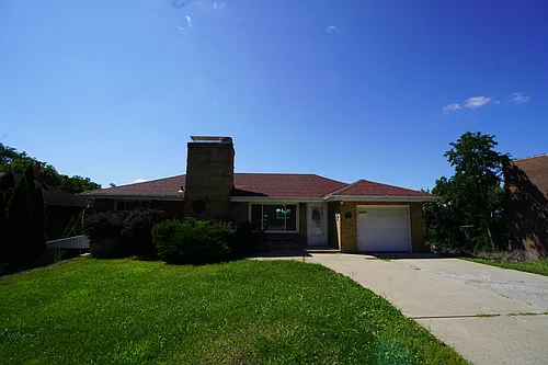 1092 Greentree Rd Photo 1