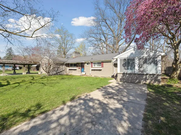 32482 Woodbrook Dr, Wayne, MI 48184
