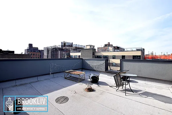 Rented by null | media 35