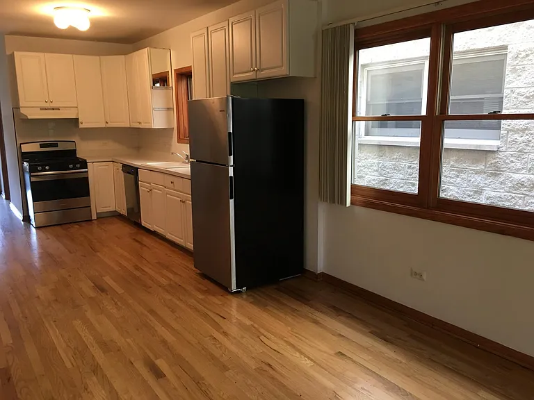918 N Paulina St #2 — Photo 3