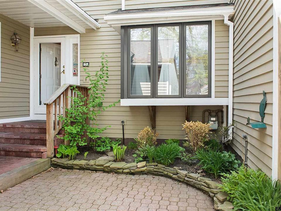 1st image of 30 Saratoga Cir