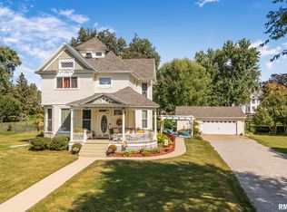 109 W 6th St, Wilton, IA 52778