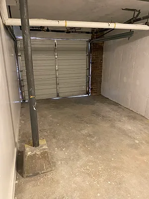 Rented by Voro Purple LLC | media 28